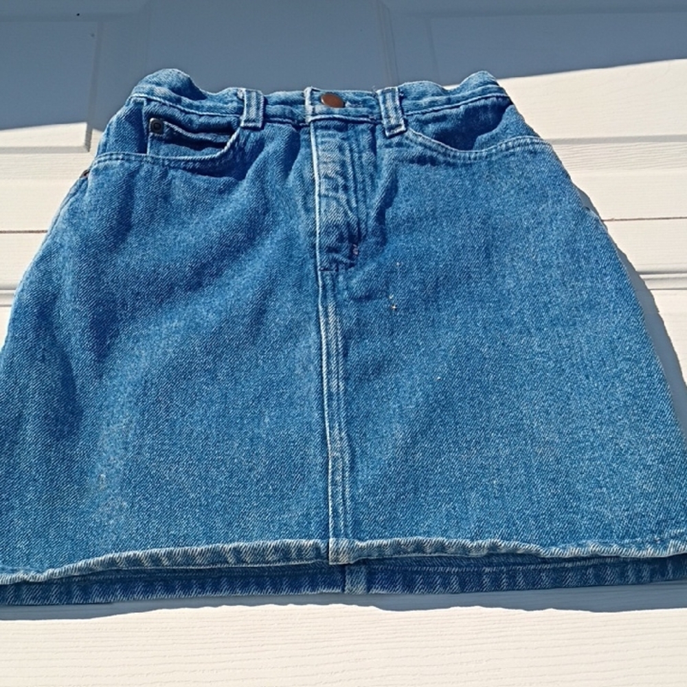 Stylish Blue Denim Mini Skirt